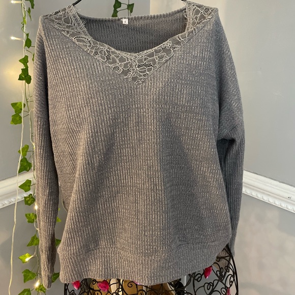 grey top - Picture 2 of 2